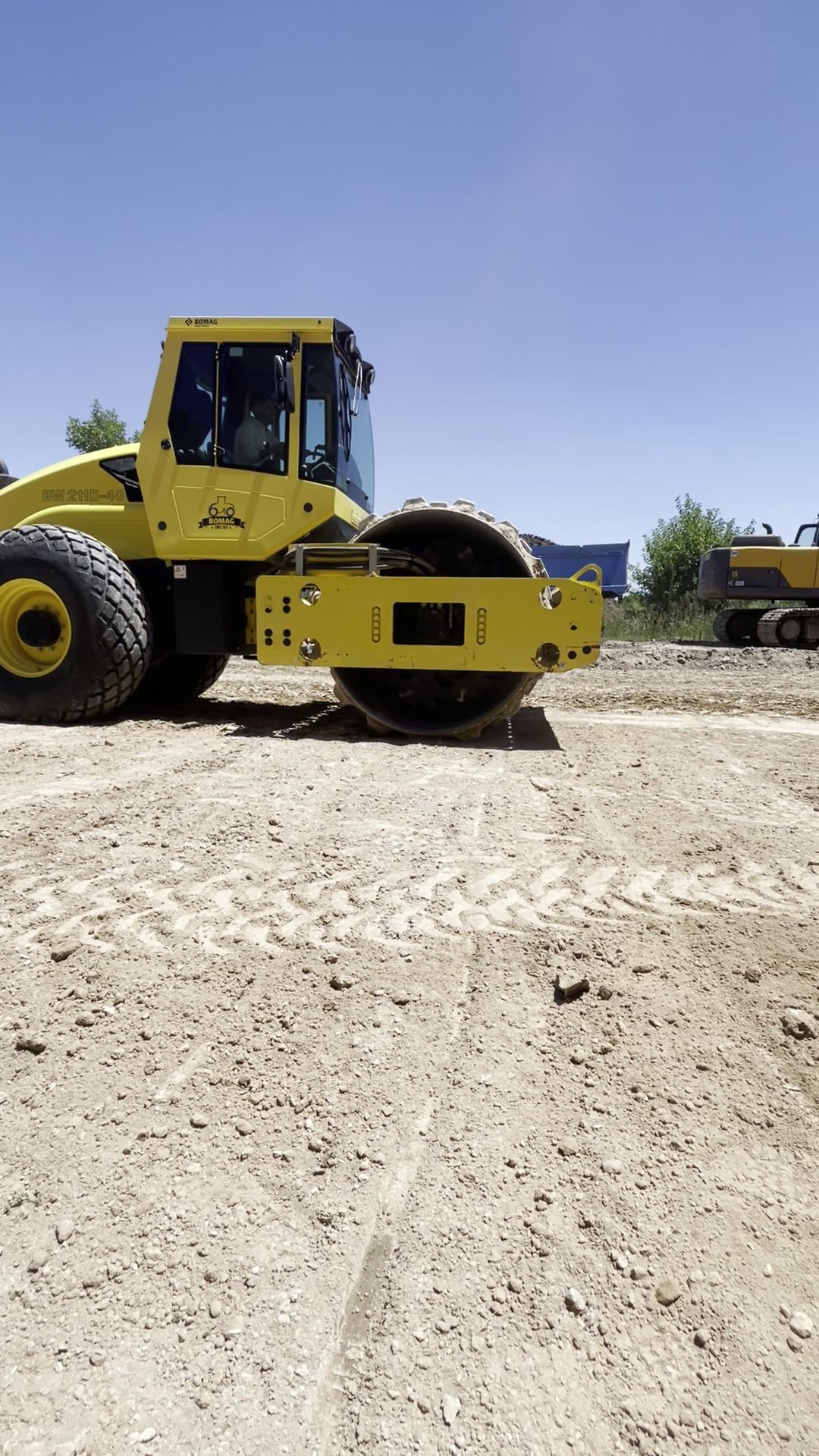 Rodillo compactador pata de cabra en obra